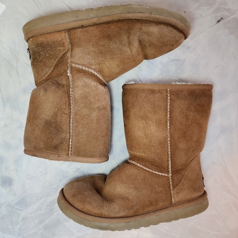 UGG Australia Chestnut Brown Classic Short Suede Boots Faux Fur Lined Women's 6
